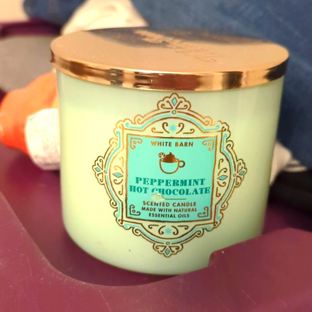 White barn candle